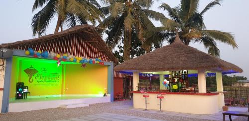 Nepal Resort | Idyllic Elephant Garden Hotel & Resort: Pet-Friendly Stay