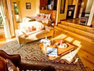 Knysna Cabin | Pet-Friendly Oceanfront Retreat at Elephant Hide of Knysna