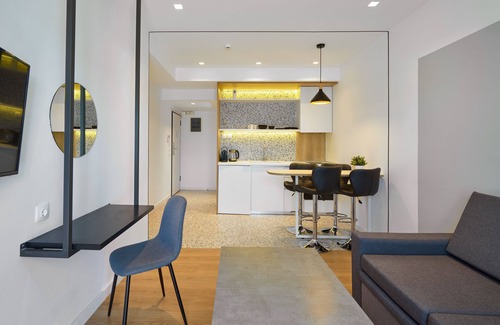 Thessaloniki House | Elegant Elephant Suites: Rated 9/10 with Family-Friendly Perks
