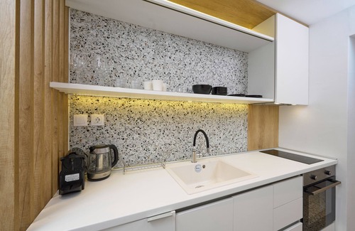 Thessaloniki House | Elegant Elephant Suites: Rated 9/10 with Family-Friendly Perks