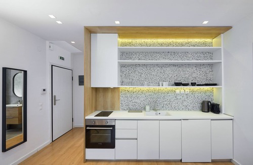 Thessaloniki House | Elegant Elephant Suites: Rated 9/10 with Family-Friendly Perks