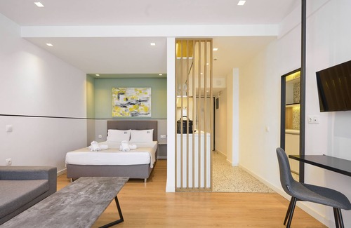 Thessaloniki House | Elegant Elephant Suites: Rated 9/10 with Family-Friendly Perks