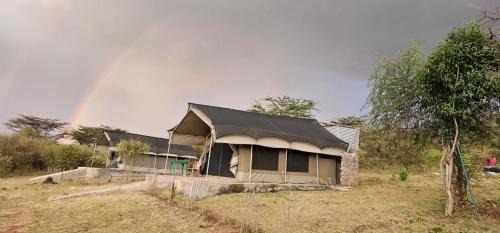 Maasai Mara House | Pet-Friendly Elephant Trails Camp with Spa and Hot Tub