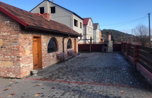Stary Sambor Hotel | Discover Elephant: Pet-Friendly Stay with Full Amenities