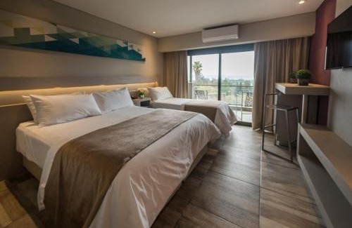 Villa Carlos Paz Hotel | Relax at Eleton Resort & Spa with Private Pool & Hot Tub