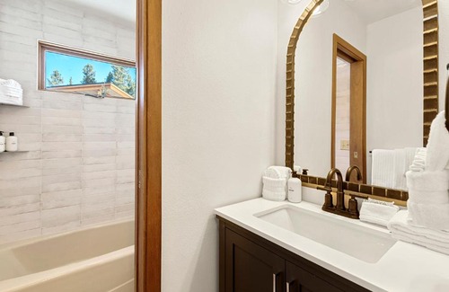 Breckenridge House | Family-Friendly Retreat at Elevated Breckenridge Lupine Lodge