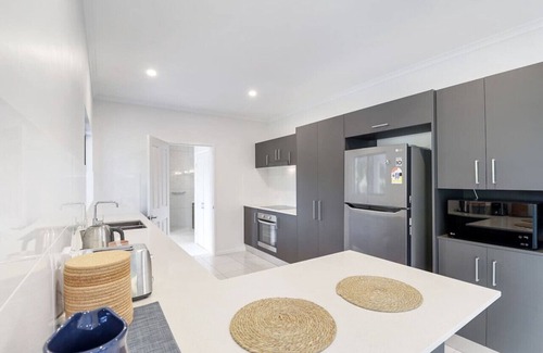 Mooroobool House | Modern Entertainer with Kitchen & Family-Friendly Amenities