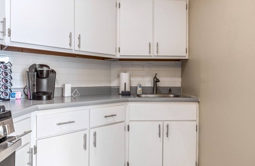 St. Louis Apartment | City Heights Getaway: Pet-Friendly 1BR Apartment Awaits