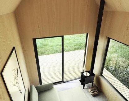Oakwood House | Idyllic A-Frame Retreat at Lake Noire for Families