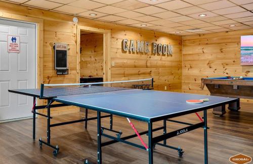 Sevierville Ski Chalet | Tranquil Oceanfront Retreat at Ghosal Luxury Lodging