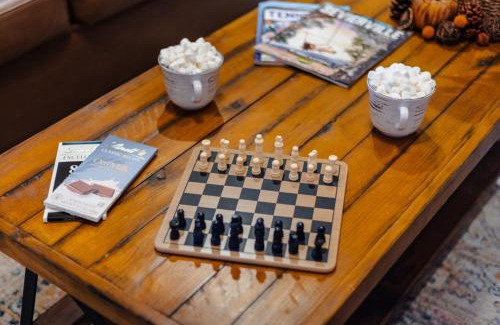 Sevierville Ski Chalet | Tranquil Oceanfront Retreat at Ghosal Luxury Lodging