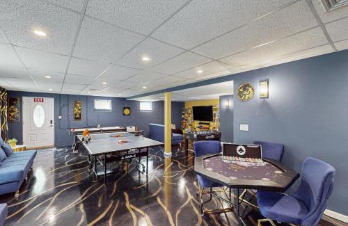 Tafton House | Unforgettable Elevated Escape with Hot Tub & Pet-Friendly Stay