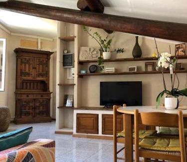 Sestri Ponente Apartment | Cozy Elf House: Family and Pet-Friendly Getaway