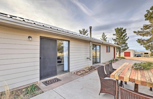Elgin House | Scenic Elgin Home with Mountain Views Near Wineries