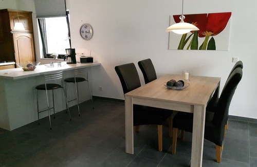 Alt-Rentfort Apartment | Discover ElHa's Cozy Apartment in the Ruhr Area - 9.8/10