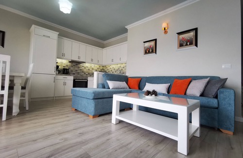 Sarande Apartment | Beachfront Getaway: Eli's Ocean View Apartment Awaits