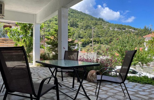 Kallirakhi House | Discover Elia & Meli Studio: Pet-Friendly Retreat with High Ratings