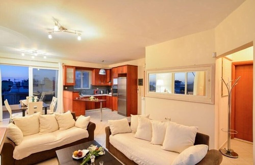 Nea Chora Apartment | Beachfront Elia Selinou: Guest Rated 10/10 with Ocean Views