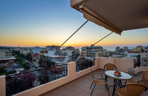 Nea Chora Apartment | Beachfront Elia Selinou: Guest Rated 10/10 with Ocean Views