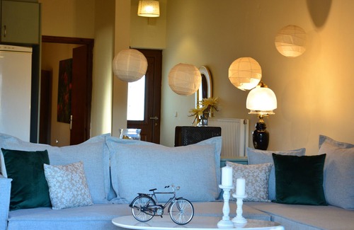 Vamos Apartment | Discover Elianthos Villas with Pool and Pet-Friendly Stay