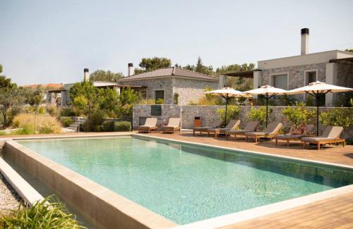 Neapoli Villa | Discover Elies Residences: Oceanfront Retreat with Hot Tub