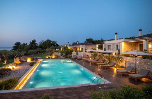 Neapoli Villa | Discover Elies Residences: Oceanfront Retreat with Hot Tub