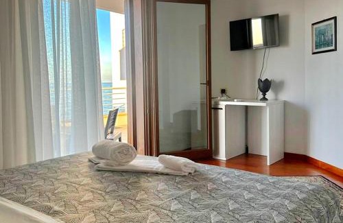 Crotone Bed & Breakfast | Discover EliMar Villa & Pool with Oceanfront Views