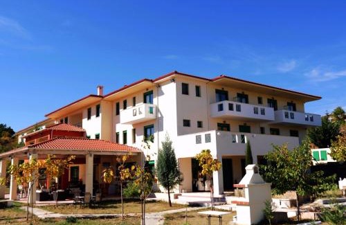 Aiani Hotel | Pet-Friendly Elimeia 3 Hotel with Hot Tub and Breakfast