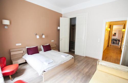 Erzsebetvaros Apartment | Explore Elisabeth Apartment: Family-Friendly Retreat Awaits