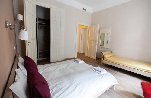 Erzsebetvaros Apartment | Explore Elisabeth Apartment: Family-Friendly Retreat Awaits