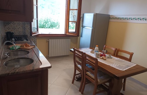Camaiore Apartment | Reconnect at Elisabeth House: Peaceful Retreat by the Sea