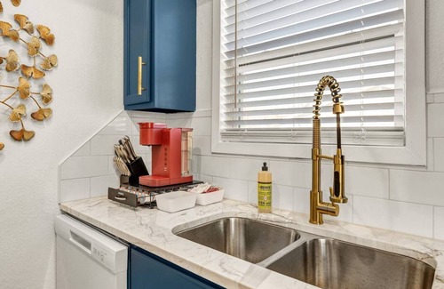 College Station Apartment | Elise: 2 Bedrooms with King Beds, Walk to A&M