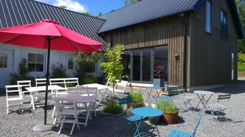 Kivik Bed & Breakfast | Cozy Elisetorp: Ocean View, Breakfast & Hot Tub Retreat