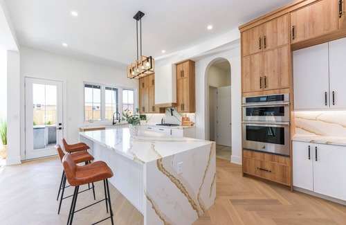 Burlington House | Elite 5 BR, Lake, Gym, Sauna, Mov Thtr, OutD FP & Ktcn, Kids play rm