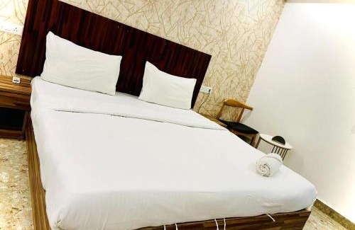 DLF Phase 5 Hotel | Guest Rated: Elite 53 - Perfect Stay on Golf Course Road