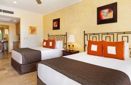 Los Cabos Hotel | ✩ Elite 6th-Floor Studio ✩ Balcony & Kitchenette ✩