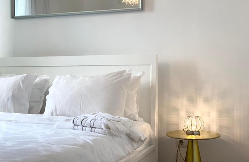 Tirgu Mures Apartment | Elite Apartment: 4-Star Stay with Family-Friendly Amenities