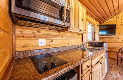 Big Spring Cabin | Discover Elite Cabins and RV Park with Family-Friendly Amenities