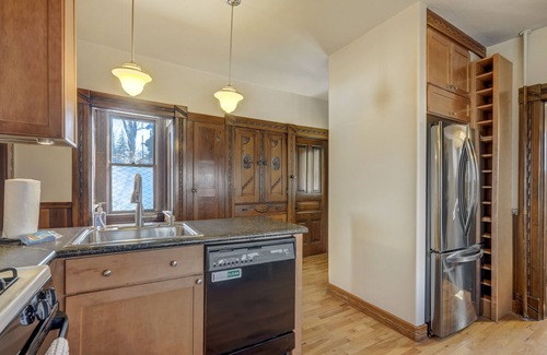Central Colorado Springs House | Elite Embassy: Family-Friendly Stay with Breakfast & Pets