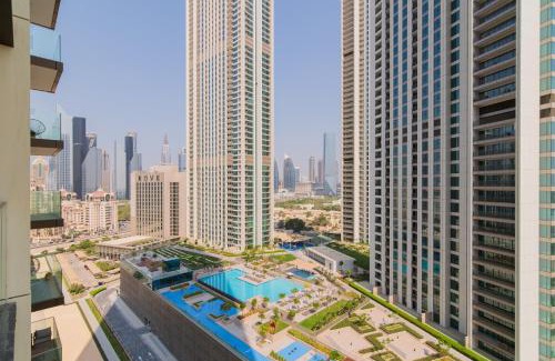 Bur Dubai Apartment | Elite Escape Holiday Home: 4-Star Getaway Near Dubai Mall