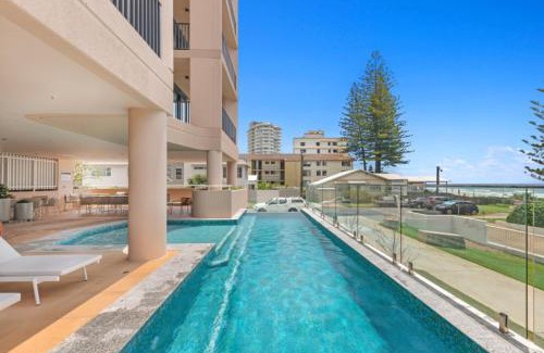 Palm Beach Apartment | Exclusive Penthouse Retreat with Oceanfront Pool Views