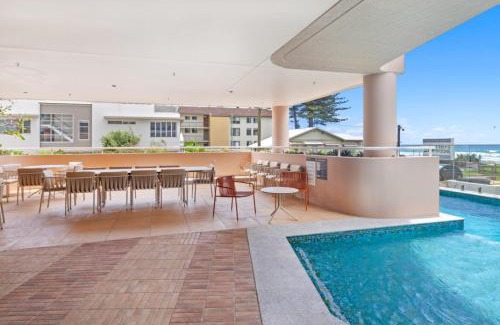 Palm Beach Apartment | Exclusive Penthouse Retreat with Oceanfront Pool Views