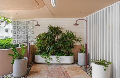 Palm Beach Apartment | Exclusive Penthouse Retreat with Oceanfront Pool Views