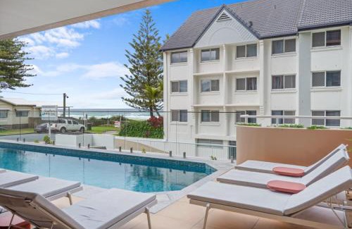 Palm Beach Apartment | Exclusive Penthouse Retreat with Oceanfront Pool Views