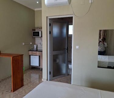 Mozambique House | Relax at Elite Serviços Lda: Family-Friendly with Pool Access