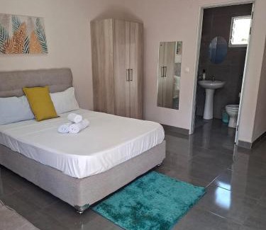 Mozambique House | Relax at Elite Serviços Lda: Family-Friendly with Pool Access