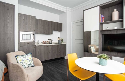 City Centre Glasgow Apartment | Elegant Studio Near George Square in Glasgow