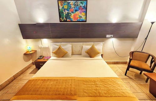 Gomti Nagar Hotel | Cozy Suites at Elite Suites Mint in Gomti Nagar