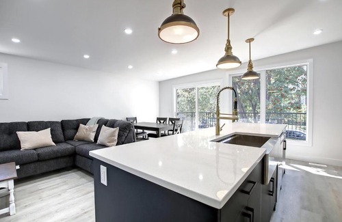 Glenbrook House | Relax at Elite Whispers of Glenbrook - Family & Pet Friendly
