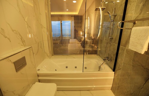 Edremit Hotel | Elite World GO Van Edremit: Family-Friendly with Top Amenities